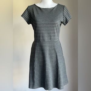 Lesley Evers Dress Short Sleeve with Pockets Medium